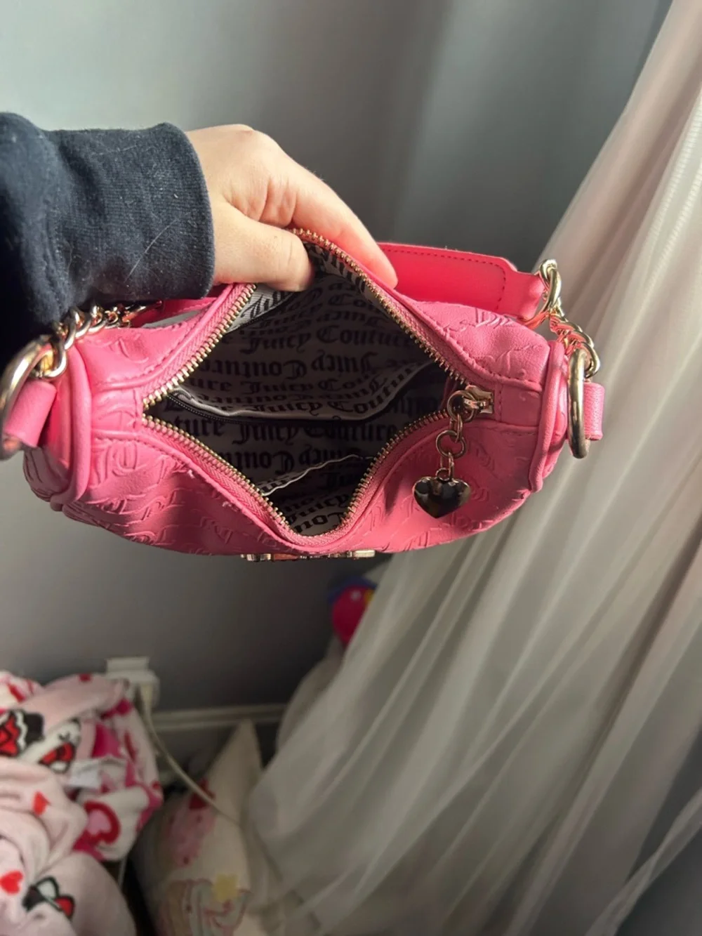 Unknown Brand Pink Shoulder Bag with Decorative Logo - Picture 5 of 5
